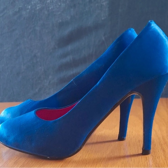 Chic Blue Women's Heels - Picture 3 of 7